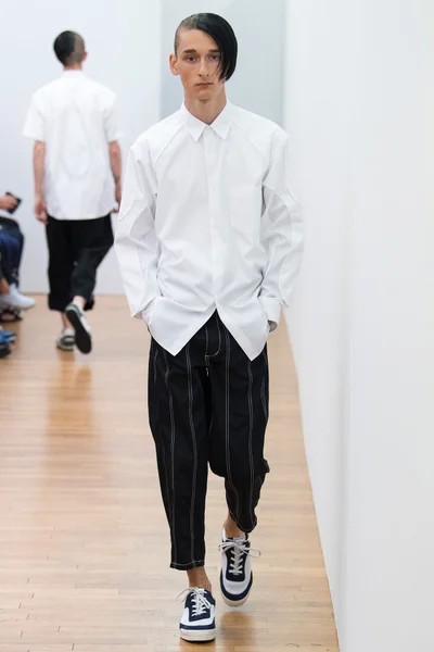 Look 40